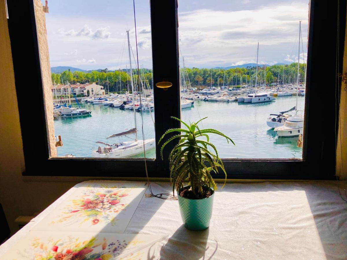 Appartamento Petit Cocon Magnifique Vue Sur Marina Dans Le Golfe De Saint Tropez Cogolin Esterno foto