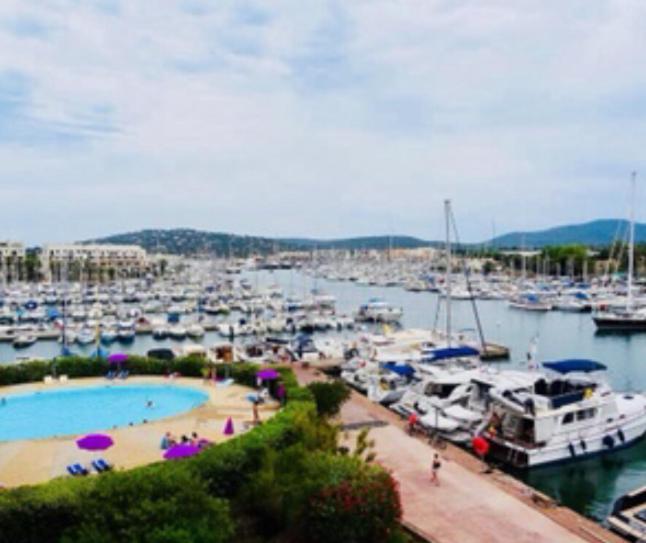 Appartamento Petit Cocon Magnifique Vue Sur Marina Dans Le Golfe De Saint Tropez Cogolin Esterno foto