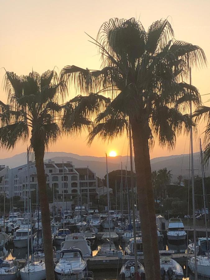 Appartamento Petit Cocon Magnifique Vue Sur Marina Dans Le Golfe De Saint Tropez Cogolin Esterno foto
